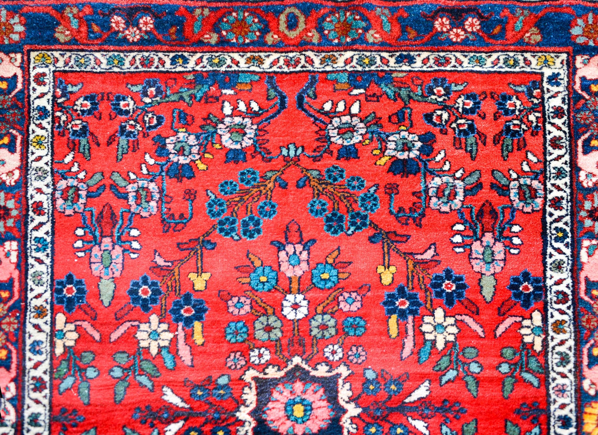 Early 20th Century Dargazin Rug For Sale