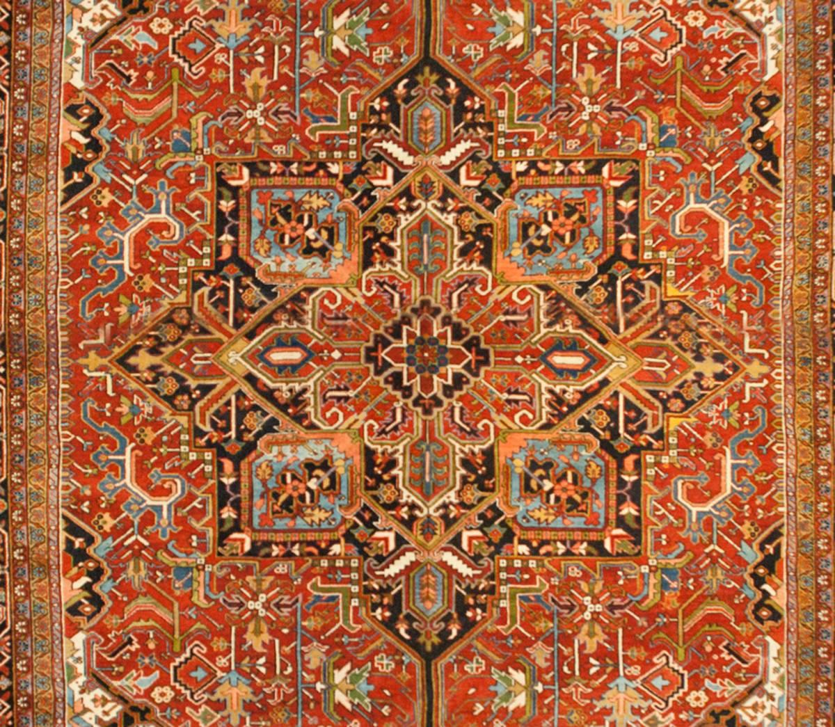 Early 20th Century Heriz Rug For Sale
