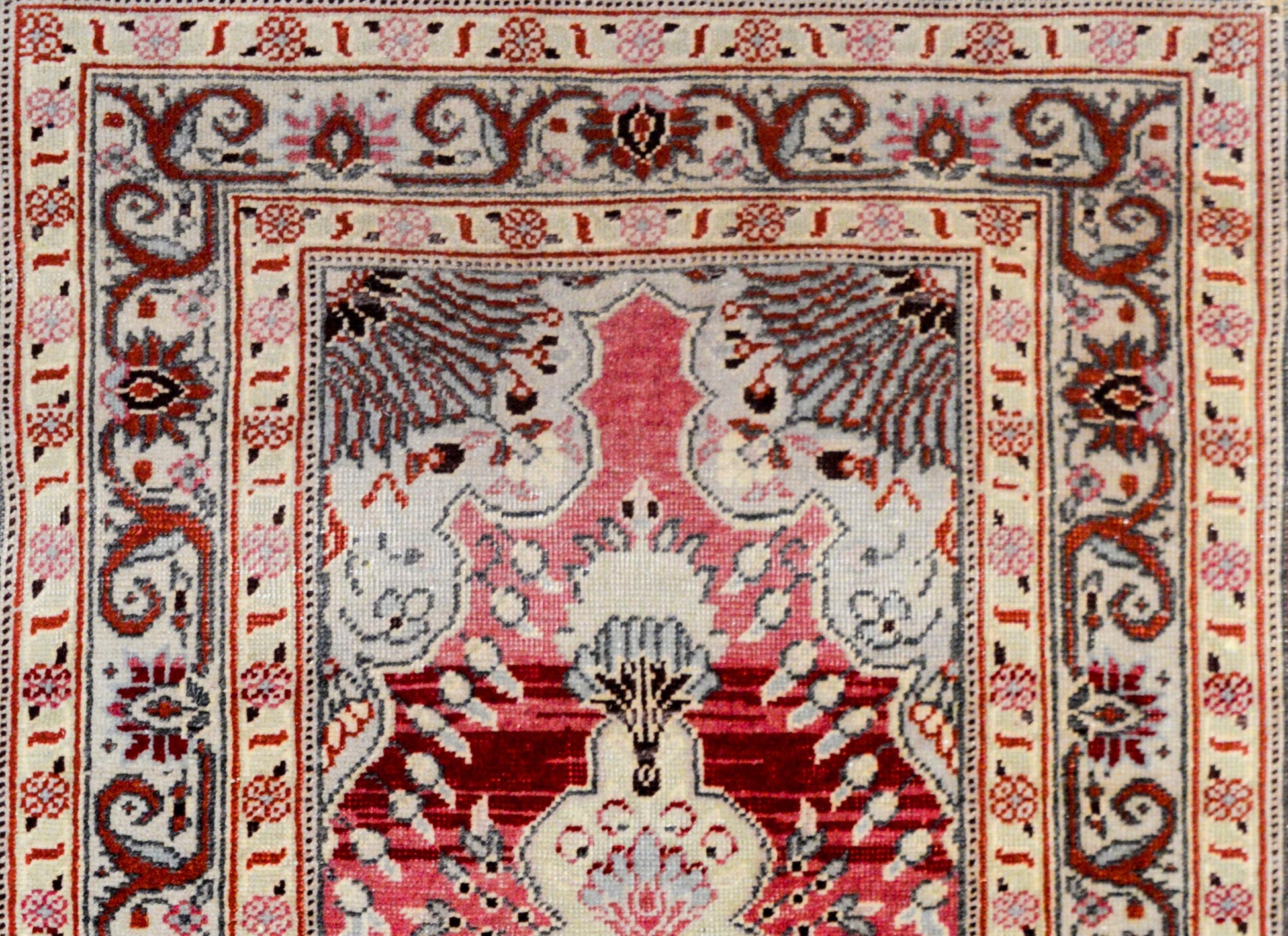 Beautiful Early 20th Century Tabriz Rug For Sale