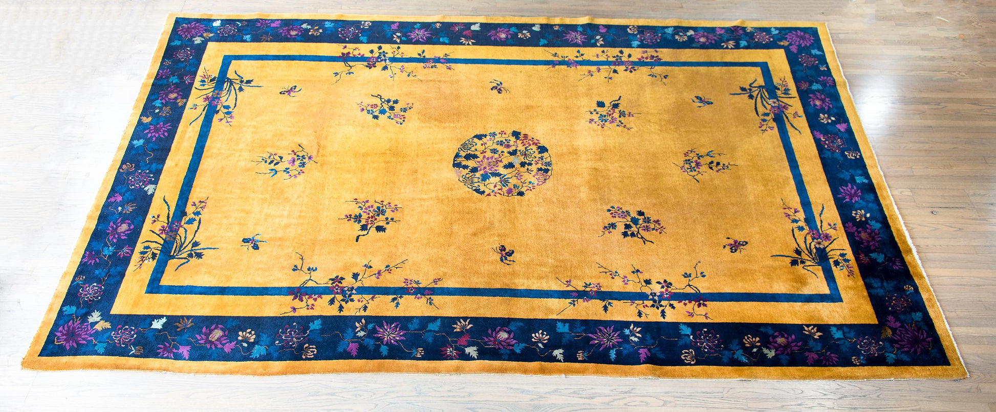 Early 20th Century Chinese Art Deco Rug For Sale