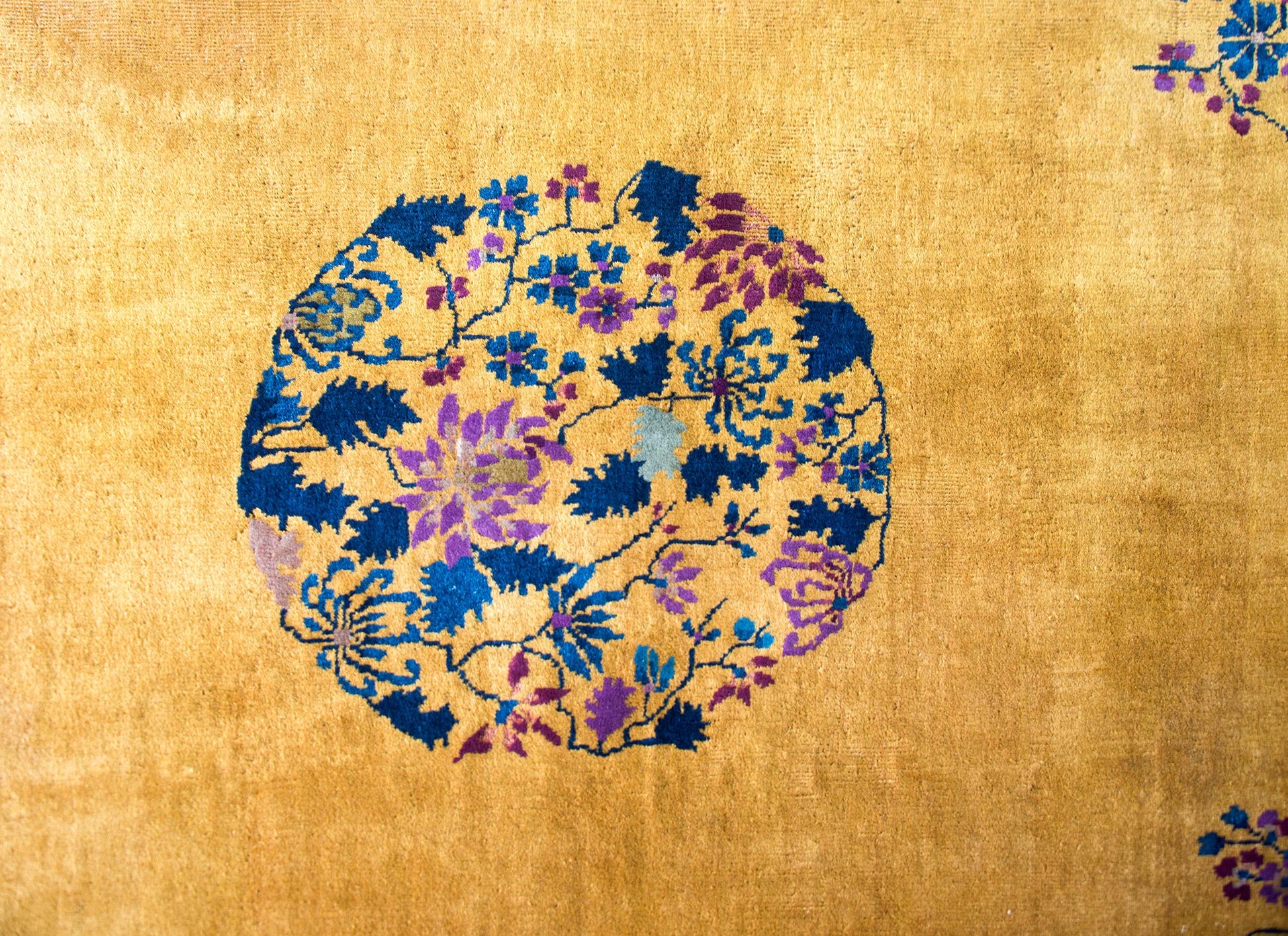Early 20th Century Chinese Art Deco Rug For Sale