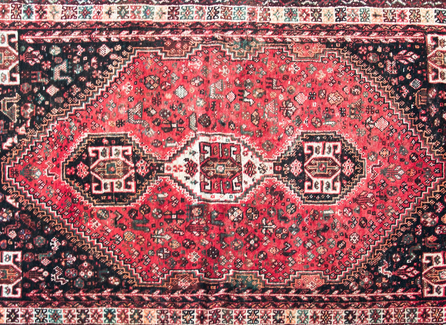 Mid-20th Century Persian Shiraz Rug For Sale