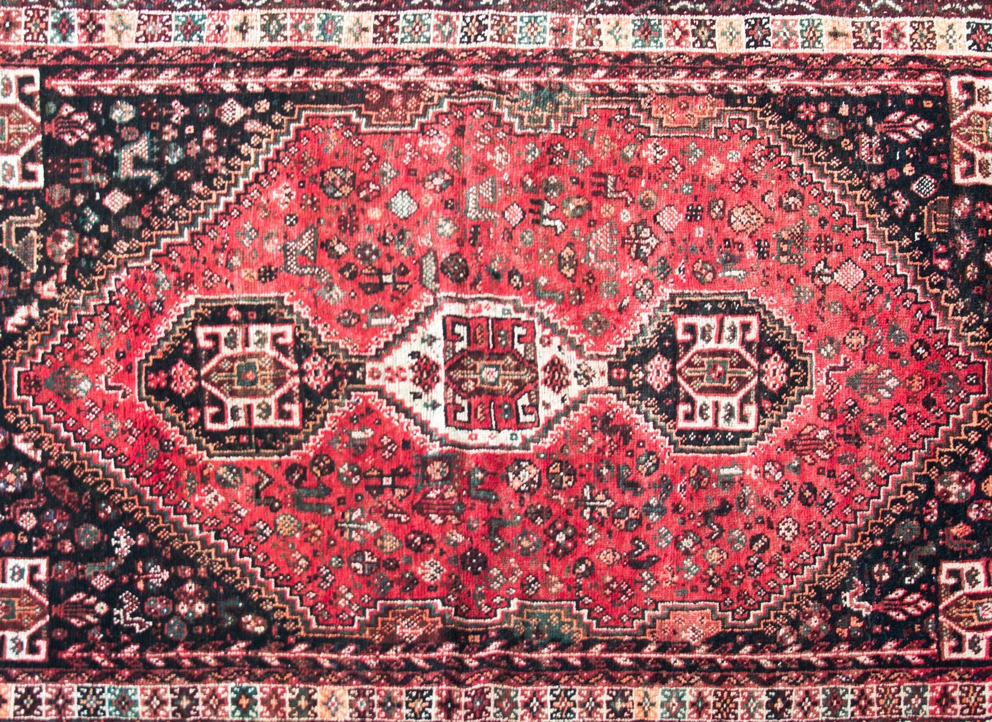 Mid-20th Century Persian Shiraz Rug For Sale