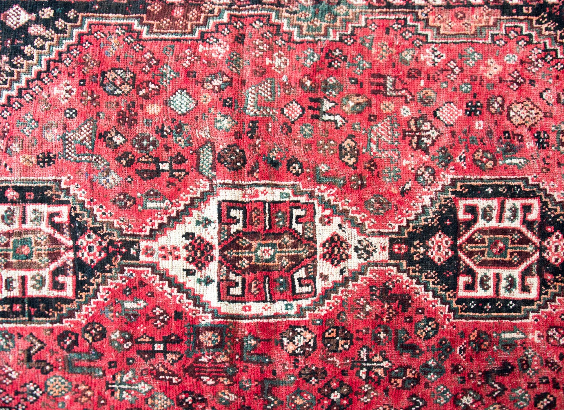 Mid-20th Century Persian Shiraz Rug For Sale
