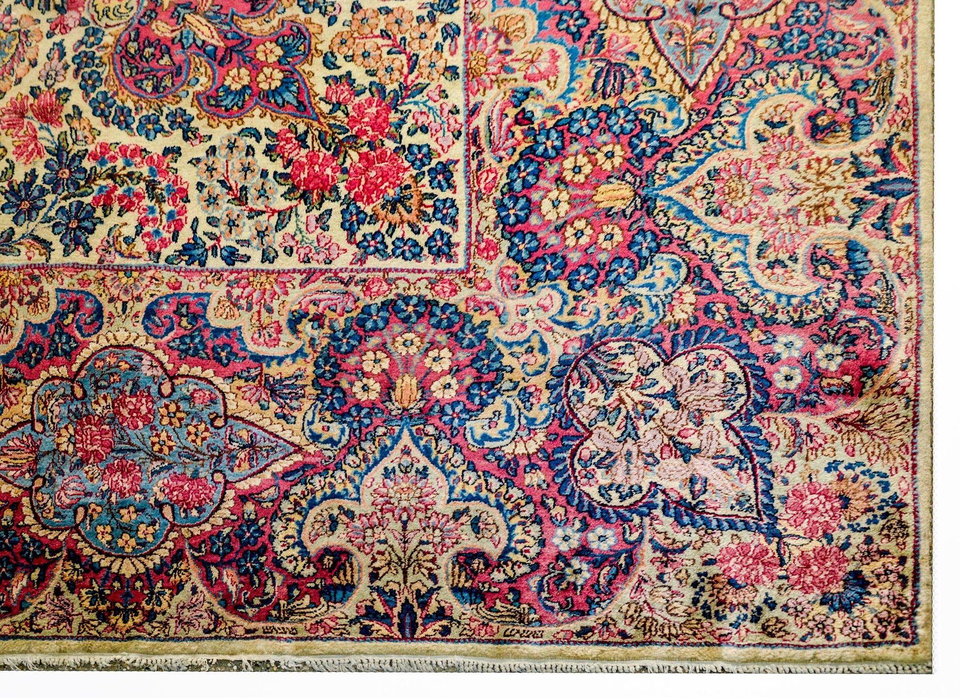 Exquisite Early 20th Century Lavar Kirman Rug For Sale