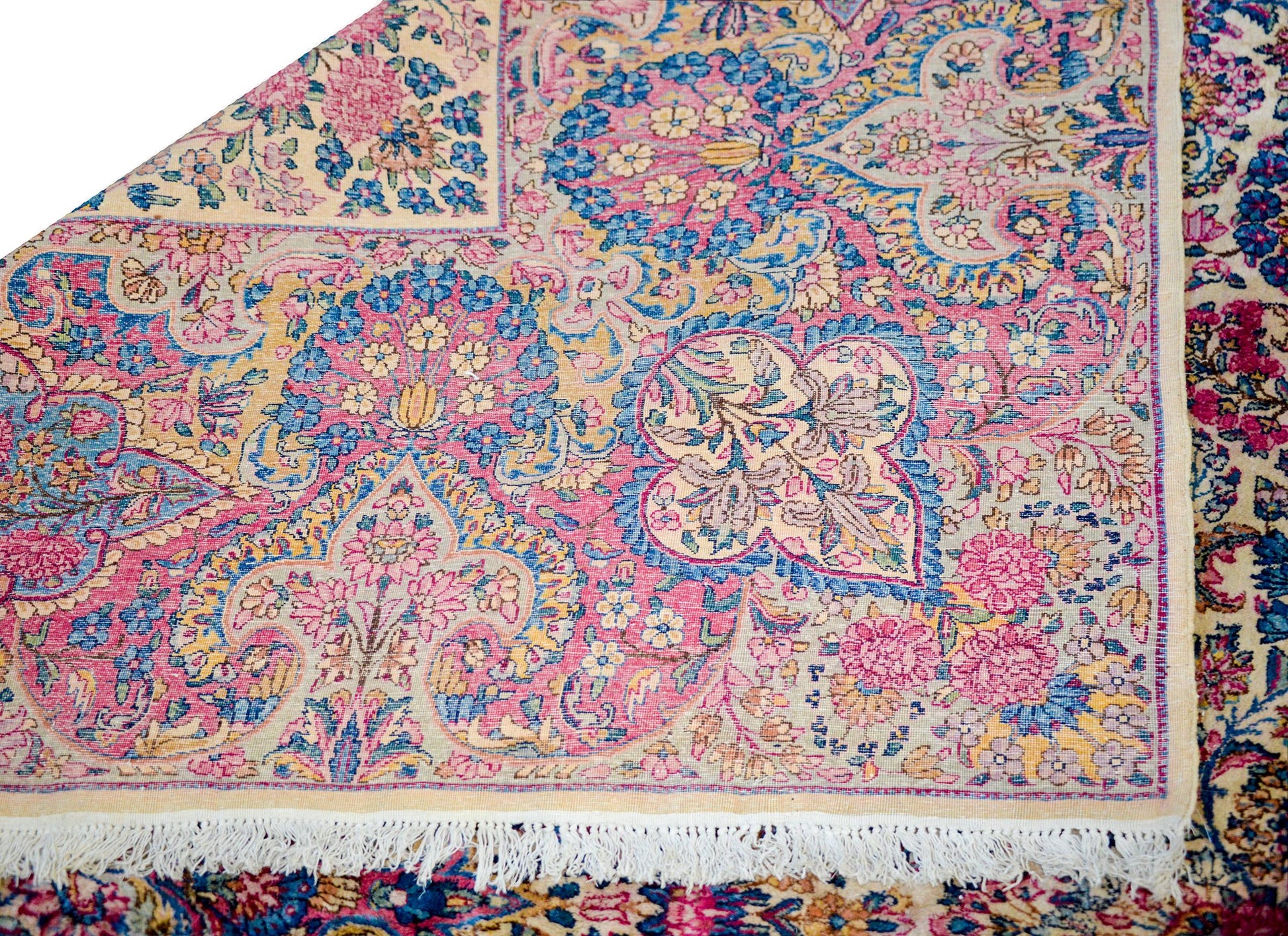 Exquisite Early 20th Century Lavar Kirman Rug For Sale