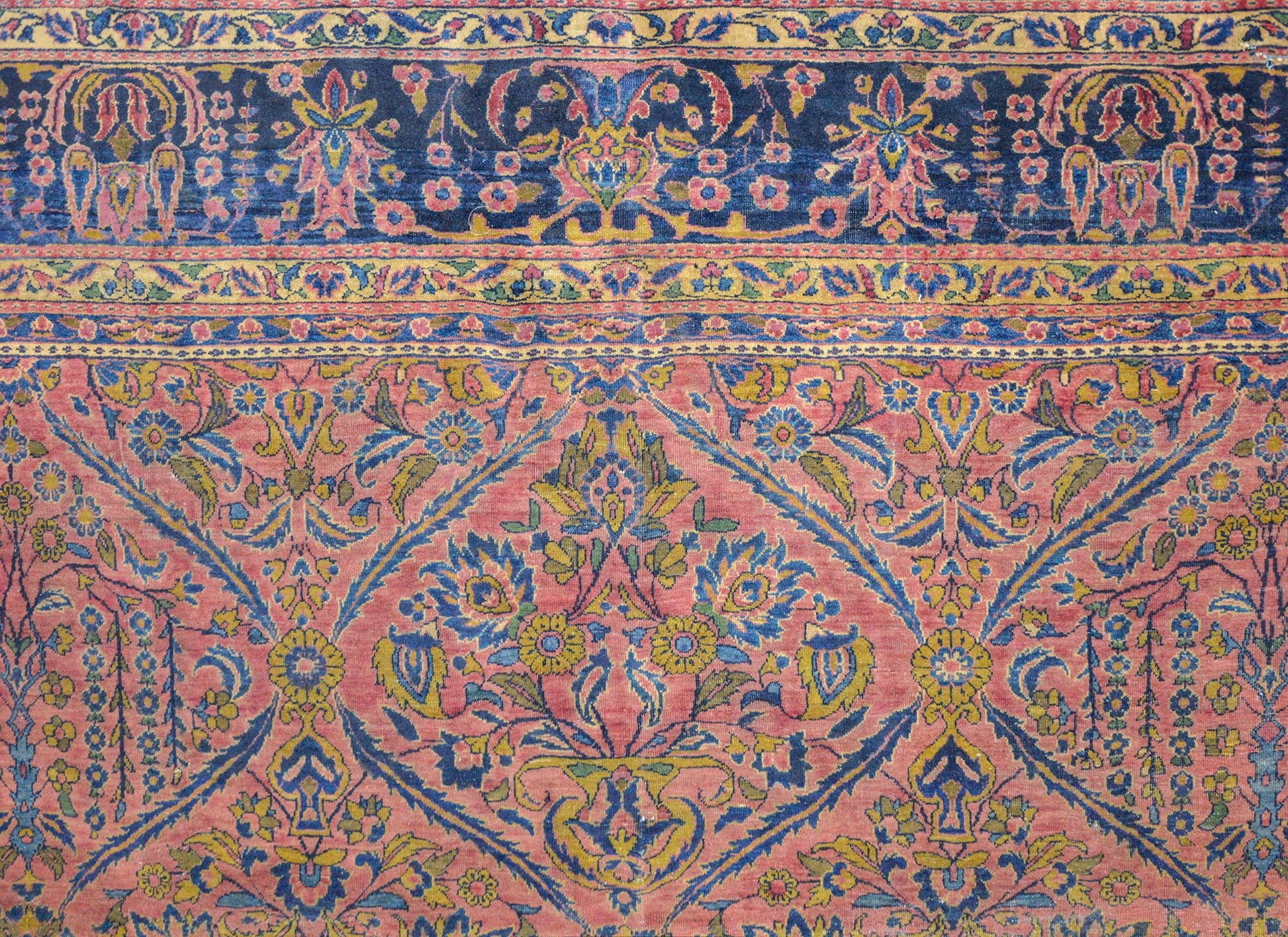 Outstanding Early 20th Century Sarouk Rug For Sale