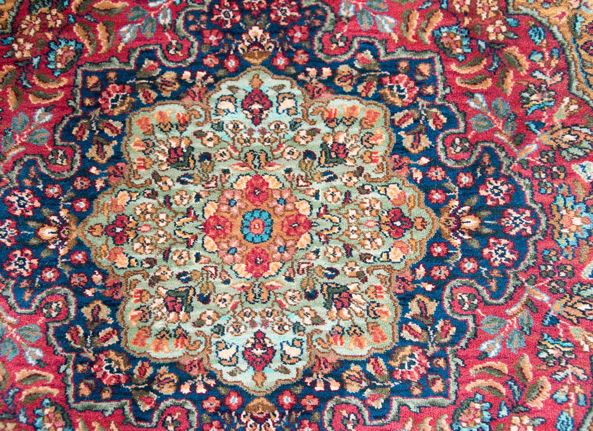 Early 20th Century Karastan-Style Rug For Sale