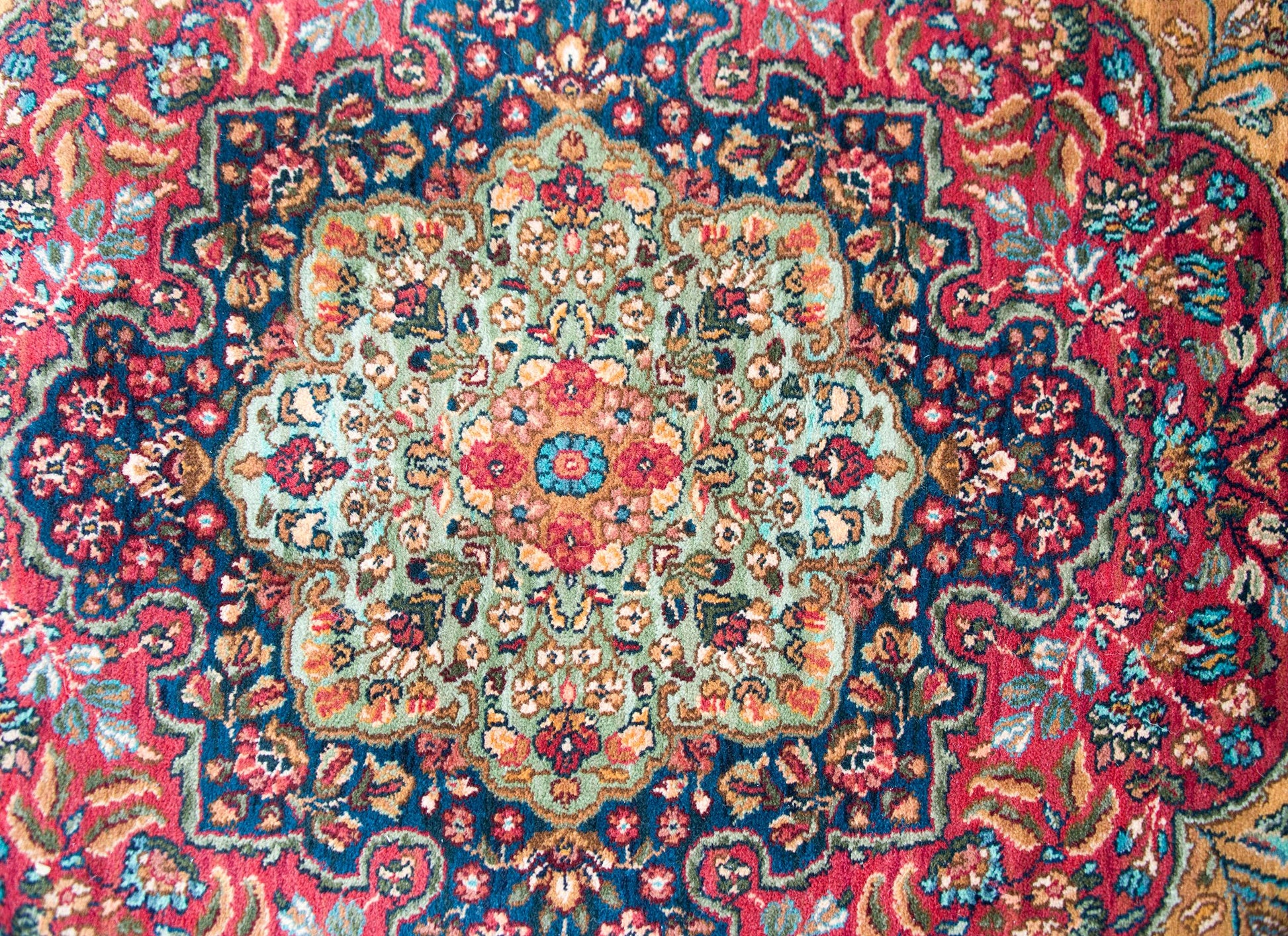 Early 20th Century Karastan-Style Rug For Sale