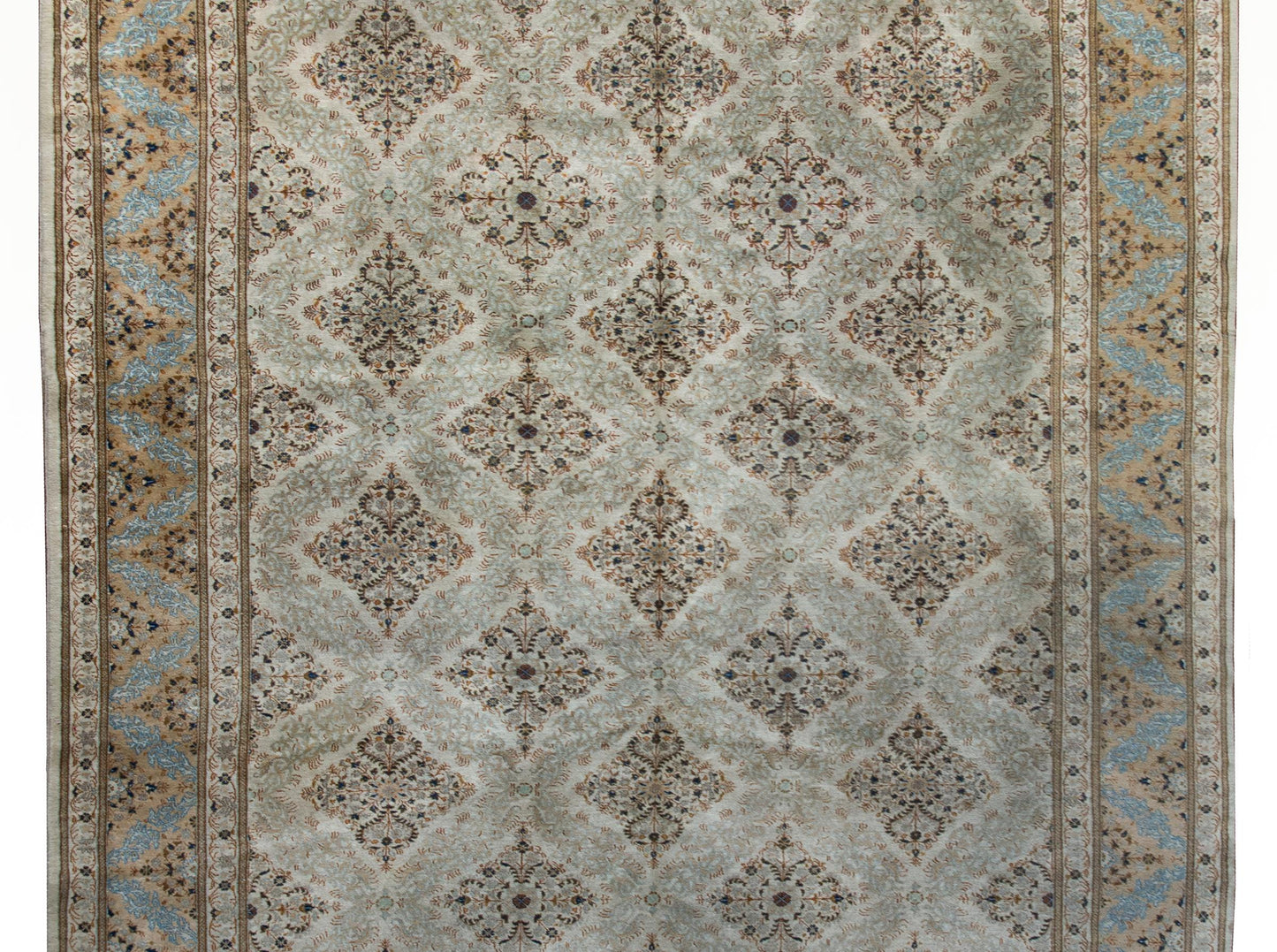 Early 20th Century Persian Kashan Rug For Sale