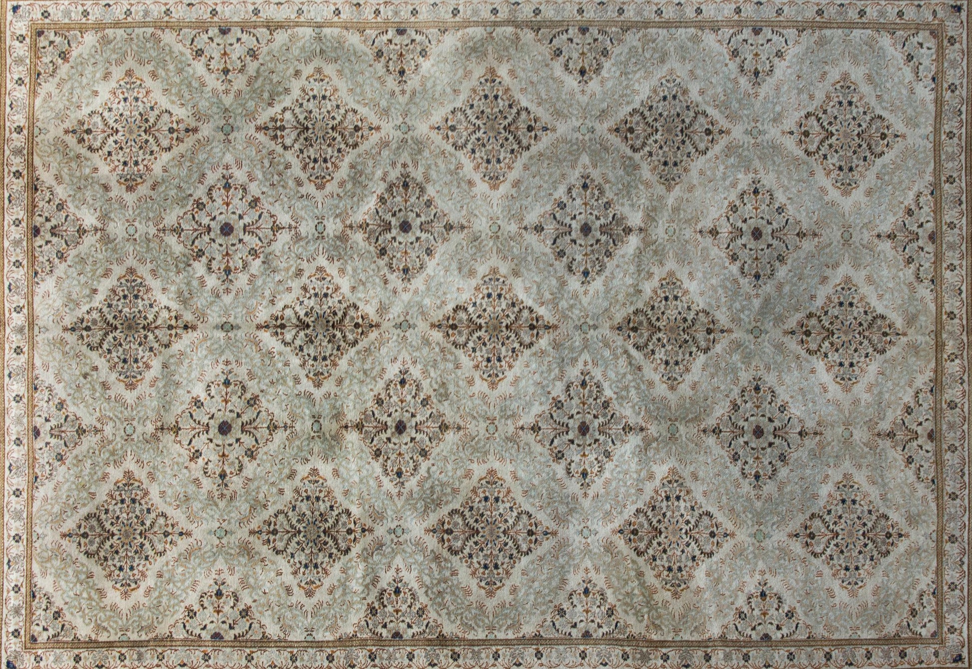 Early 20th Century Persian Kashan Rug For Sale