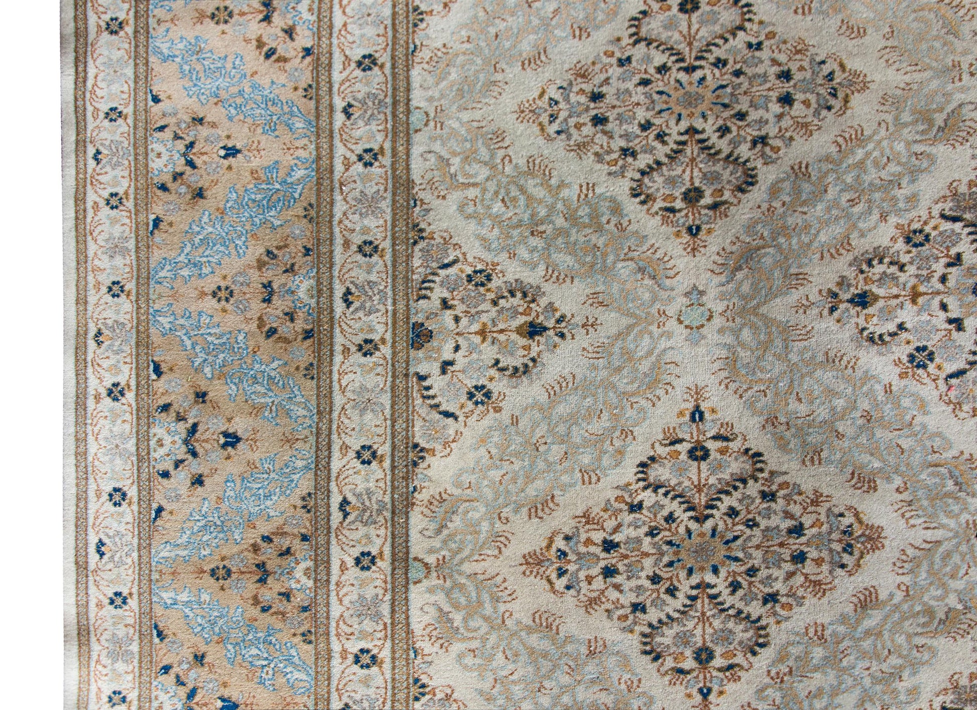 Early 20th Century Persian Kashan Rug For Sale