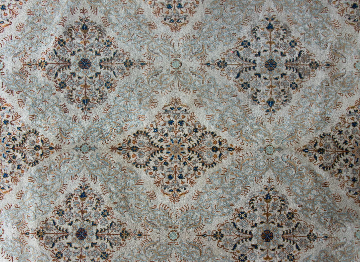 Early 20th Century Persian Kashan Rug For Sale
